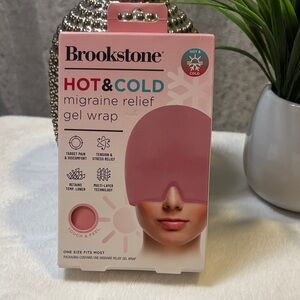 Brookstone Pink Migraine Relief Gel Wrap